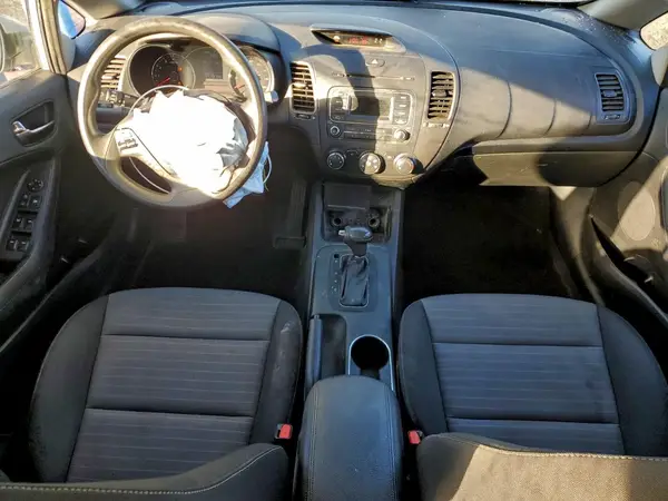 KNAFK5A81G5524421 2016 KIA FORTE - Image 8