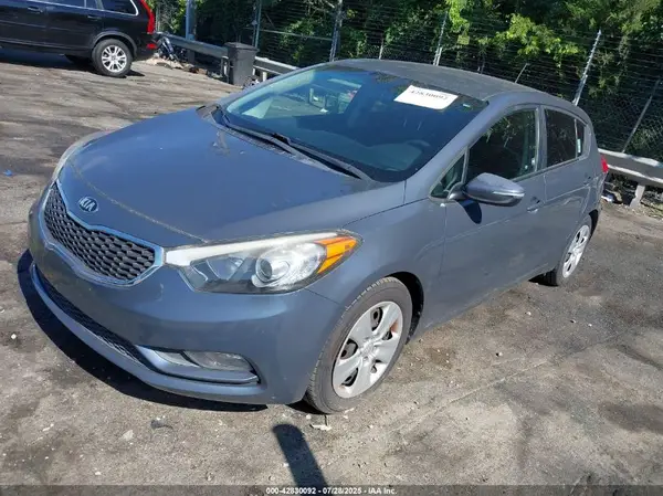KNAFK5A81G5547066 2016 KIA FORTE - Image 2