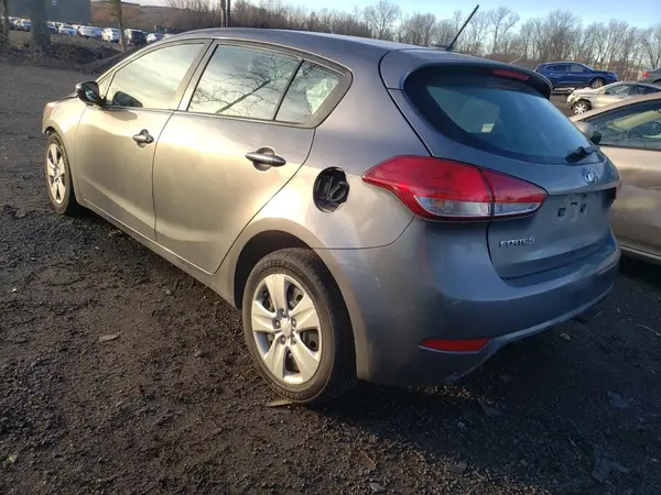 KNAFK5A81G5547956 2016 KIA FORTE - Image 2