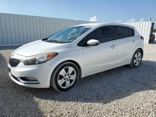 KNAFK5A81G5568824 2016 KIA FORTE - Image 1