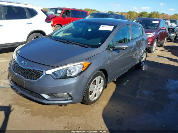 KNAFK5A81G5583629 2016 KIA FORTE - Image 2
