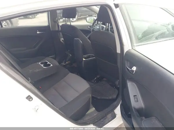 KNAFK5A81G5591875 2016 KIA FORTE - Image 8