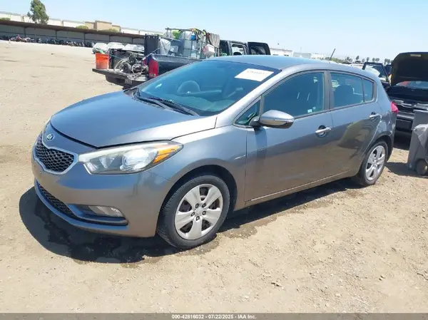KNAFK5A81G5603264 2016 KIA FORTE - Image 2