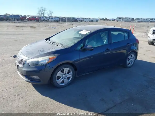 KNAFK5A81G5621683 2016 KIA FORTE - Image 2