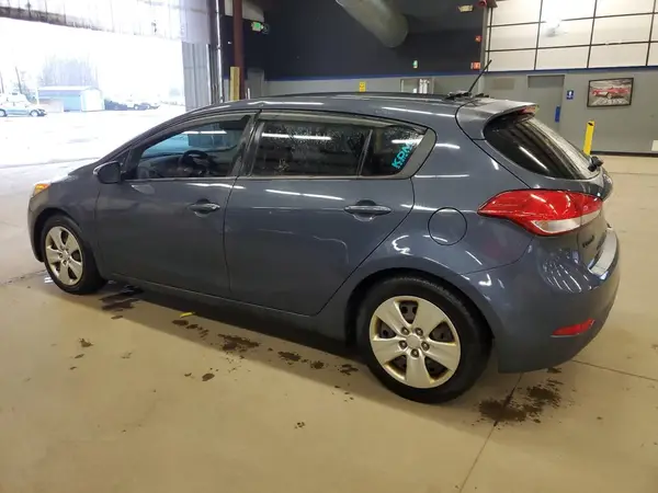 KNAFK5A81G5622476 2016 KIA FORTE - Image 2