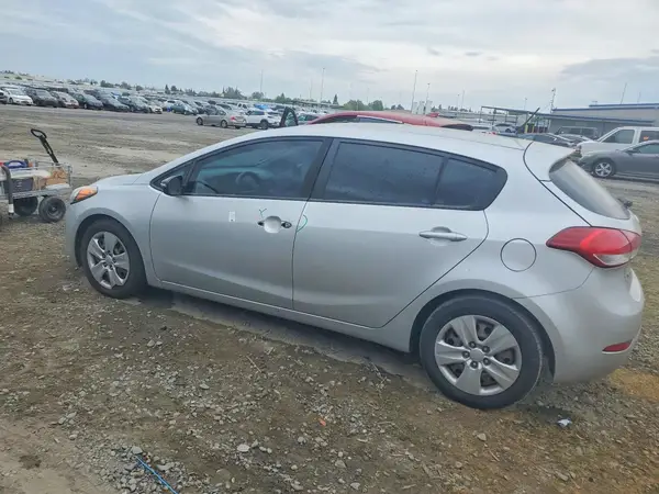 KNAFK5A81G5629959 2016 KIA FORTE - Image 2