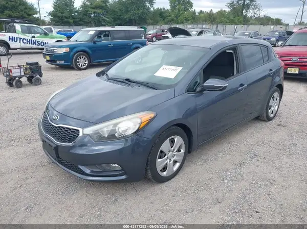 KNAFK5A81G5630657 2016 KIA FORTE - Image 2