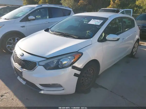 KNAFK5A81G5630769 2016 KIA FORTE - Image 2