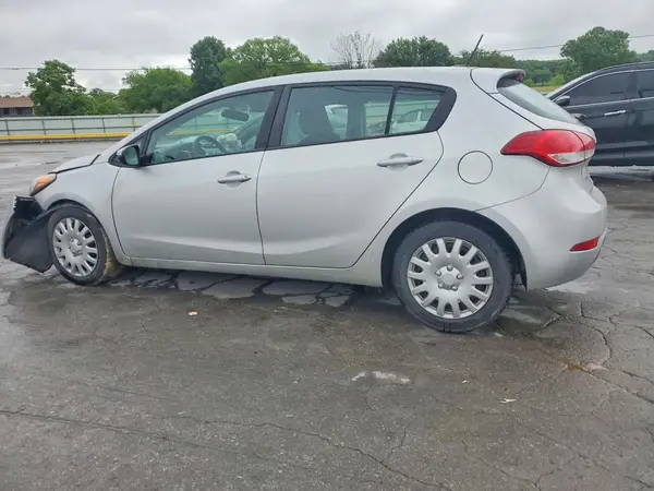 KNAFK5A81G5635437 2016 KIA FORTE - Image 2