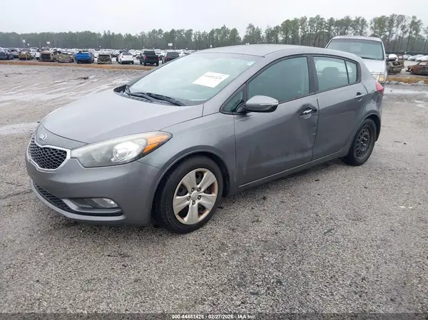 KNAFK5A81G5638547 2016 KIA FORTE - Image 2