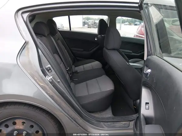 KNAFK5A81G5638547 2016 KIA FORTE - Image 8