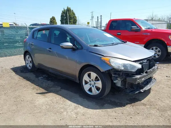 KNAFK5A81G5654585 2016 KIA FORTE - Image 1
