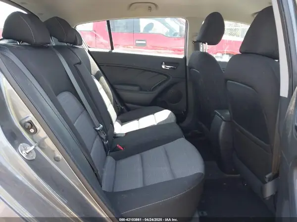 KNAFK5A81G5654585 2016 KIA FORTE - Image 8