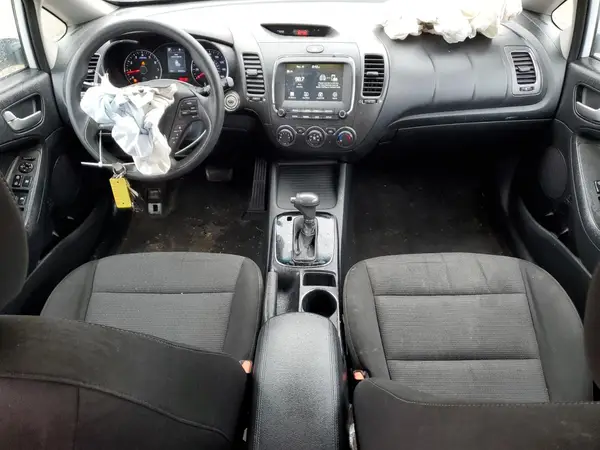 KNAFK5A81H5668665 2017 KIA FORTE - Image 8