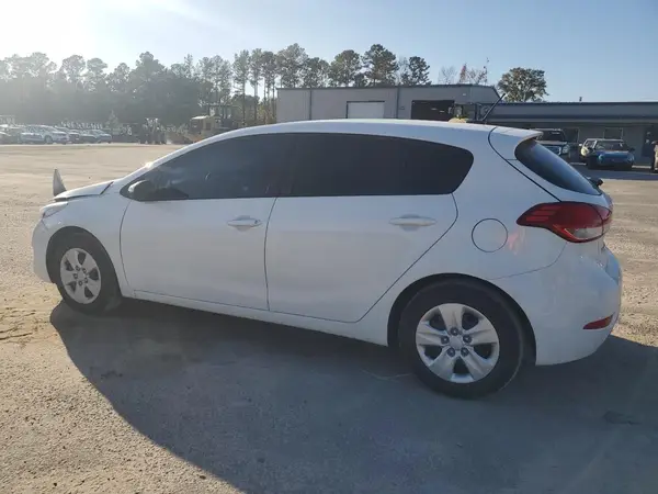 KNAFK5A81H5671016 2017 KIA FORTE - Image 2