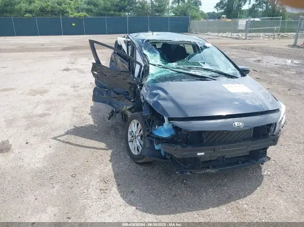 KNAFK5A81H5674207 2017 KIA FORTE - Image 1