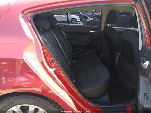KNAFK5A81H5688818 2017 KIA FORTE - Image 8