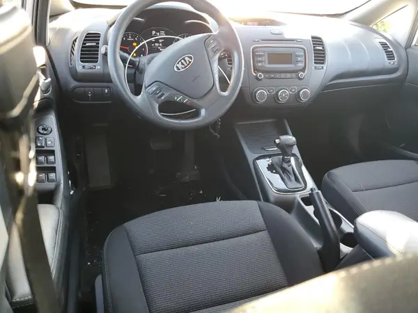 KNAFK5A81H5694019 2017 KIA FORTE - Image 8