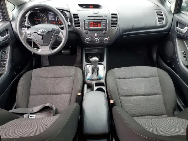 KNAFK5A81H5698782 2017 KIA FORTE - Image 8