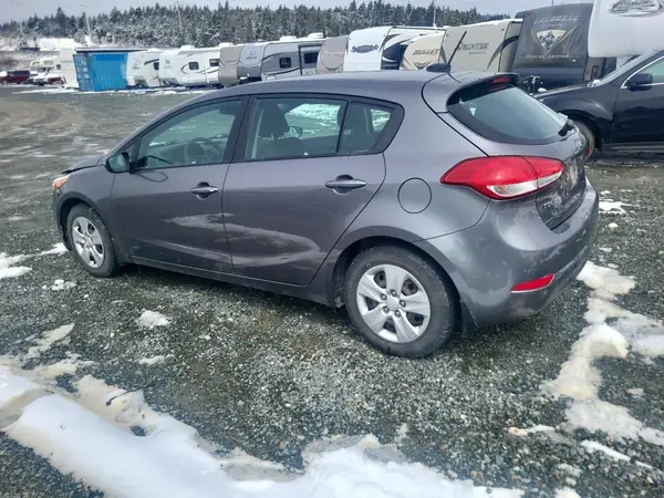 KNAFK5A81H5704385 2017 KIA FORTE - Image 2