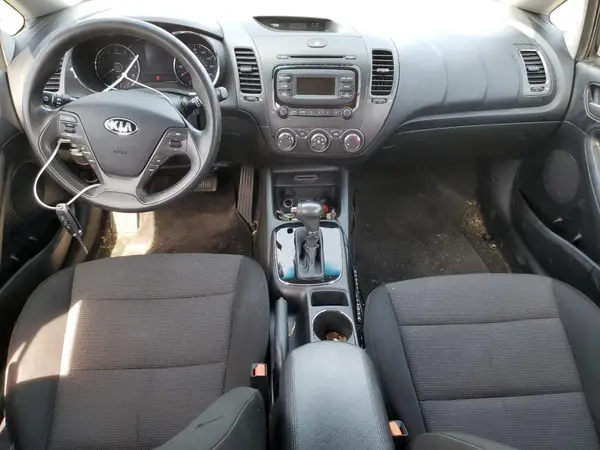 KNAFK5A81H5705097 2017 KIA FORTE - Image 8