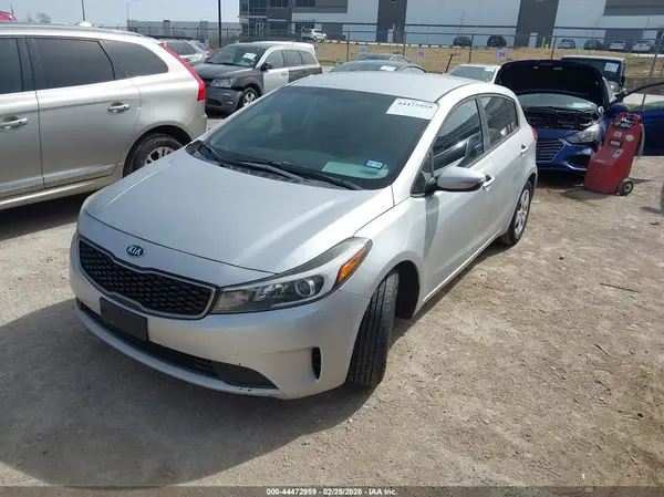 KNAFK5A81H5705312 2017 KIA FORTE - Image 2