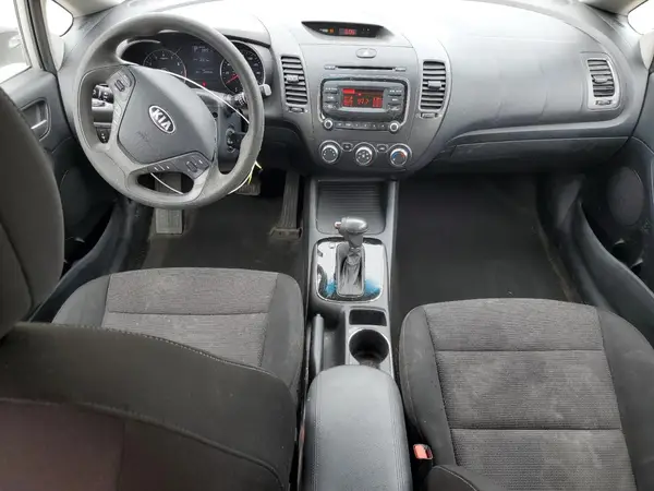 KNAFK5A81H5706346 2017 KIA FORTE - Image 8