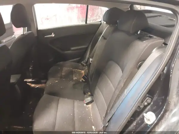 KNAFK5A81H5730789 2017 KIA FORTE - Image 8