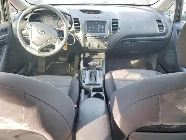 KNAFK5A81J5776645 2018 KIA FORTE - Image 8