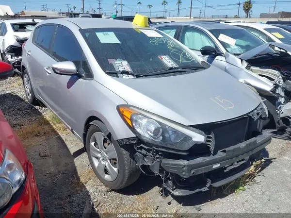 KNAFK5A82G5526064 2016 KIA FORTE - Image 1