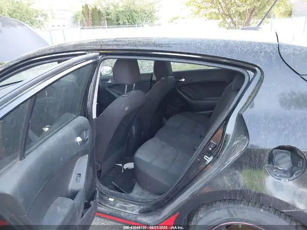 KNAFK5A82G5536013 2016 KIA FORTE - Image 8