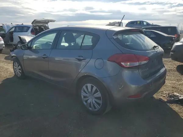 KNAFK5A82G5537825 2016 KIA FORTE - Image 2