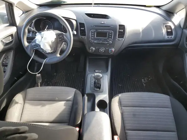 KNAFK5A82G5537825 2016 KIA FORTE - Image 8