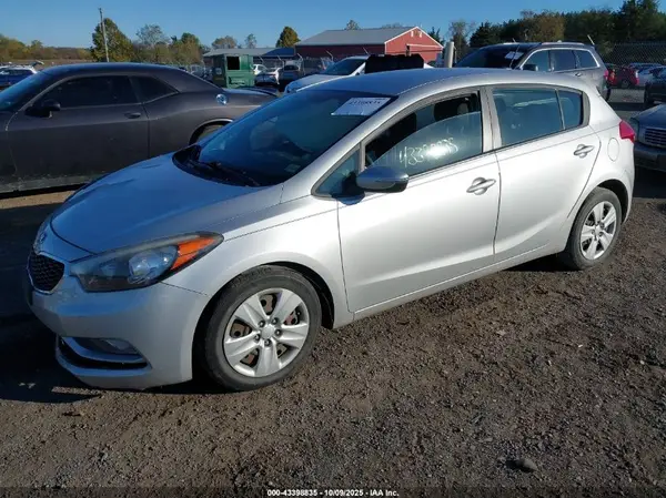 KNAFK5A82G5547786 2016 KIA FORTE - Image 2