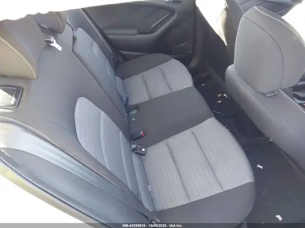KNAFK5A82G5547786 2016 KIA FORTE - Image 8
