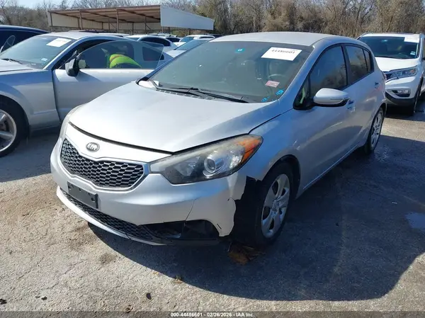 KNAFK5A82G5571778 2016 KIA FORTE - Image 2