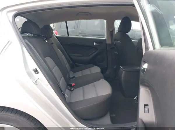KNAFK5A82G5571781 2016 KIA FORTE - Image 8