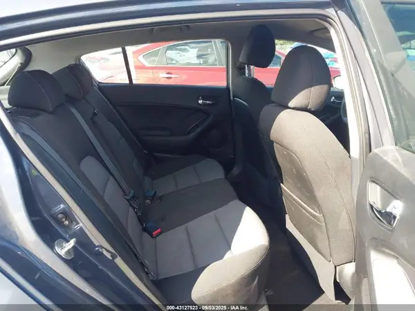 KNAFK5A82G5592310 2016 KIA FORTE - Image 8