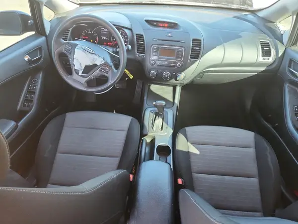 KNAFK5A82G5599208 2016 KIA FORTE - Image 8