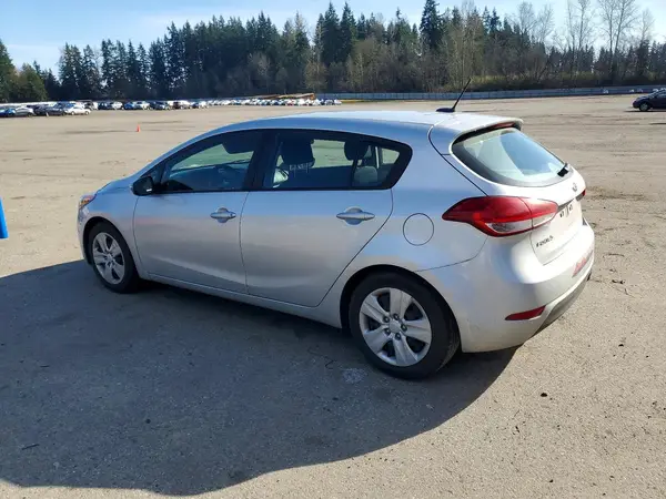 KNAFK5A82G5604066 2016 KIA FORTE - Image 2