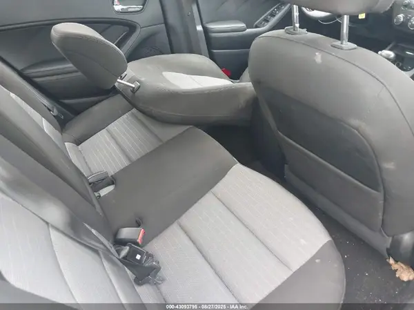 KNAFK5A82G5607548 2016 KIA FORTE - Image 8