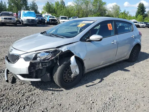 KNAFK5A82G5607551 2016 KIA FORTE - Image 1