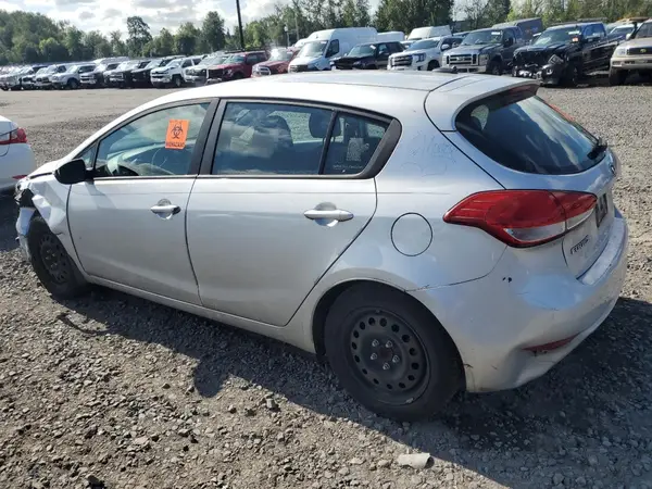 KNAFK5A82G5607551 2016 KIA FORTE - Image 2