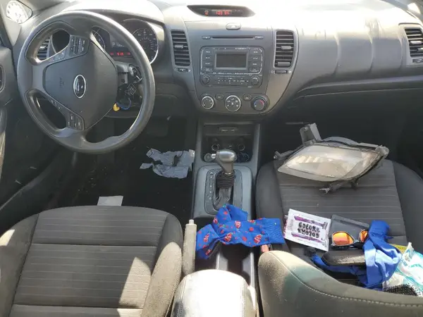 KNAFK5A82G5607551 2016 KIA FORTE - Image 8