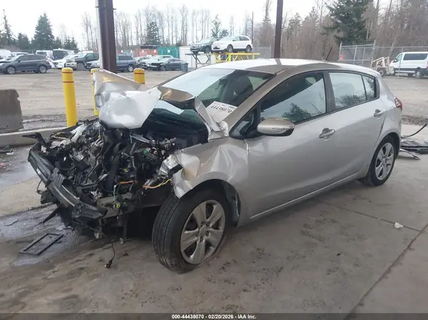 KNAFK5A82G5617819 2016 KIA FORTE - Image 2