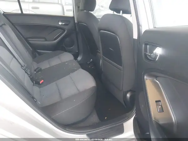 KNAFK5A82G5617819 2016 KIA FORTE - Image 8