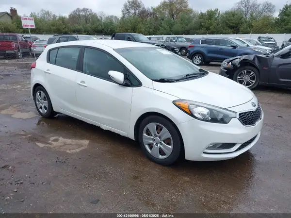 KNAFK5A82G5620977 2016 KIA FORTE - Image 1
