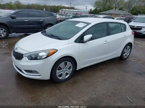 KNAFK5A82G5620977 2016 KIA FORTE - Image 2
