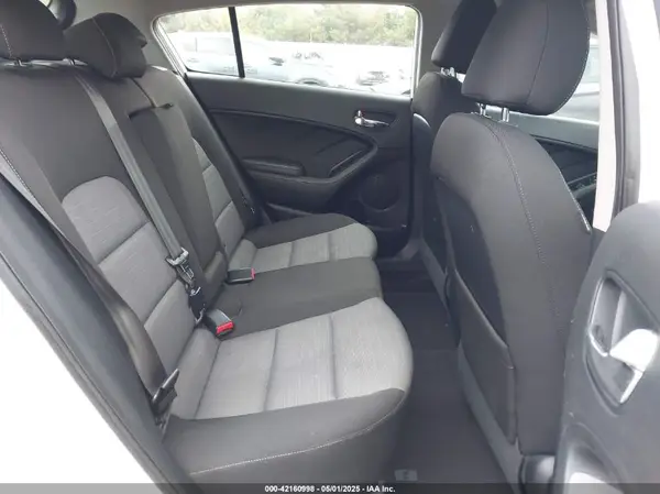 KNAFK5A82G5620977 2016 KIA FORTE - Image 8