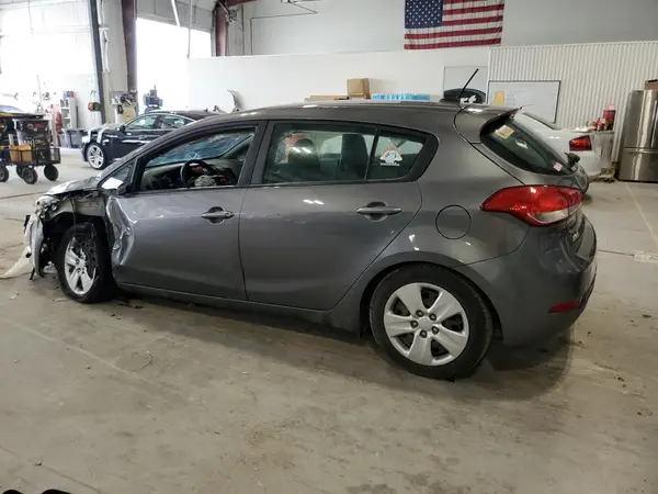 KNAFK5A82G5622521 2016 KIA FORTE - Image 2